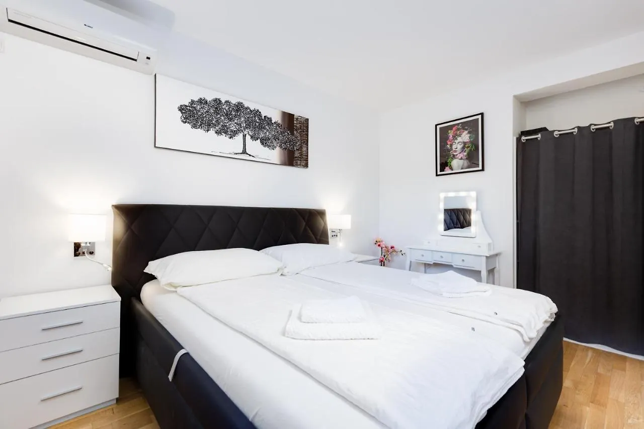 קרק Apartment Kamila